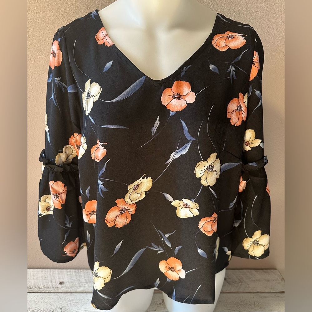 Floral Flutter Sleeve Blouse -NWT
